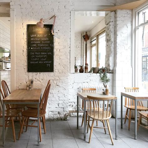 Scandinavian Cafe, London Coffee Shop, Home Barista, Milk Cafe, Simple Cafe, Rustic Cafe, Coffee Places, Wedding Traditions, Cozy Cafe