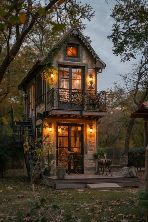 Castle Tiny House, Victorian Tiny Home, Tiny Home Ideas Diy Space Saving, Tiny Home Villages, Gothic Tiny House, Cozy Home Exterior, Witch Houses, Victorian Punk, Small House Inspiration