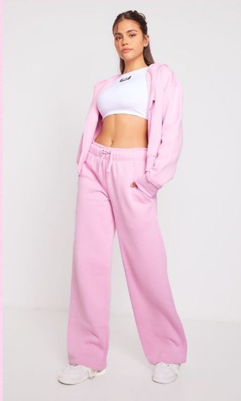 Pink Sweatpants Outfit, Rose Gold Party Theme, Going Out Outfits Jeans, Wide Leg Track Pants, Wide Leg Joggers, Knitted Loungewear, Air Sports, Pink Joggers, Rose Gold Party