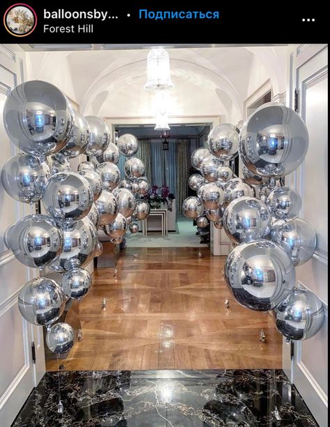 Gold Party Decor, Nye 2024, Nye Decorations, Disco Birthday Party, Balloons Wedding, Disco Theme, Silver Theme, Silver Balloon, Silver Party