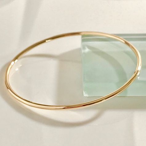 Simple Gold Bangle, 14k Gold Bangle Bracelet, Plain Gold Bangles, Minimalist Bangle, Blue Board, Gold Bangles For Women, Meatball Soup, Modern Gold Jewelry, Yellow Gold Bangle