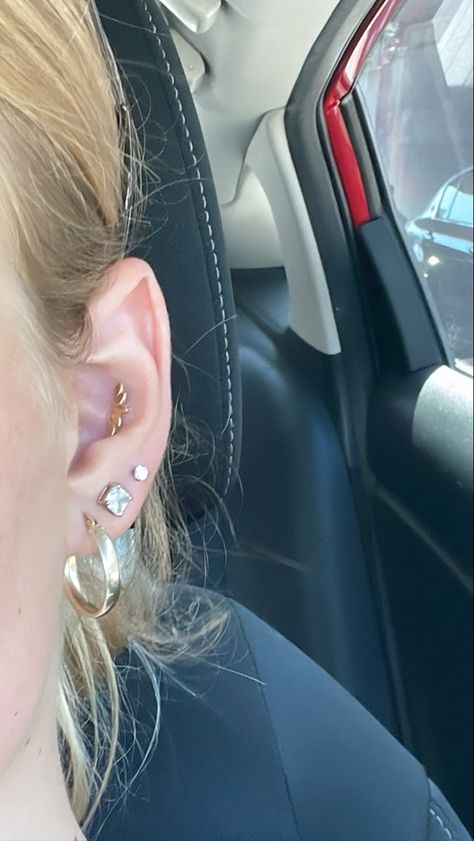 Three Lobe Piercings, Ear Piercing Inspiration, Second Lobe Piercing, 3 Lobe Piercings, Three Ear Piercings, Piercing Inspiration, Ear Curation, Ear Lobe Piercings, Lobe Piercings