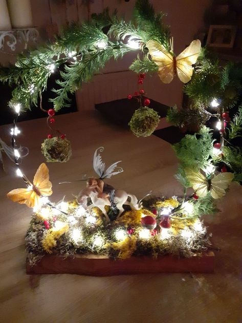 Fairy Theme Decoration Ideas, Diy Fairy Centerpiece, Fairy House Centerpiece, Enchanted Forrest Table Decor, Whimsy Wedding Decor, Enchanted Garden Centerpieces, Enchanted Forest Centerpieces Diy, Fairy Garden Centerpiece Ideas, Fairy Garden Centerpieces