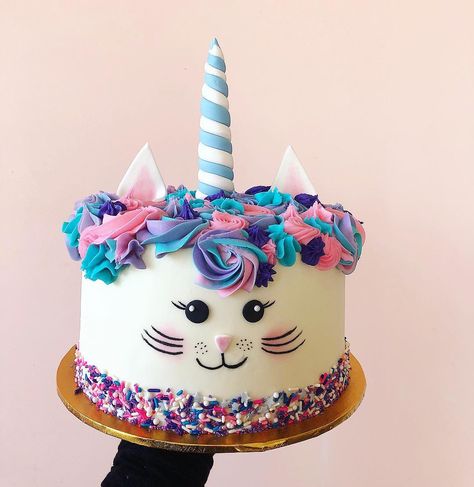 Kelsey Elizabeth on Instagram: “💜💕😻💙🌸How precious is this unicorn kitty cake Sammi made at Avon Lake?! I don’t even like cats (allergic!)😬🙅🏼‍♀️ but I want this cake! 😍” Unicorn Cat Cake Birthday, Unicorn Cat Birthday Party, Cat Unicorn Party, Kitty Corn Cake, Caticorn Birthday Cake, Unicorn Cat Cake, Cat Unicorn Cake, Caticorn Cake, Cora Pearl