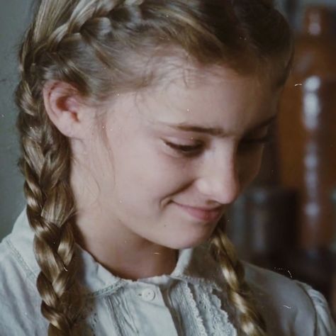 Prim Rose, Primrose Everdeen, Willow Shields, Hunger Games Characters, Team Leo, Finnick Odair, Hunger Games Humor, Hunger Games 3, Hunger Games Series