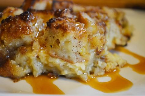 Cast Iron Bread Pudding with Maple Bourbon Glaze – Croix Valley Foods Creamy Corn Bread, Easy Bread Pudding, Maple Bourbon Glaze, Cast Iron Bread, Baked French Toast Casserole, Bread Pudding Easy, Grilled Desserts, Bourbon Glaze, Maple Bourbon