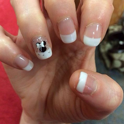 19 wedding nails Dream Wedding Ring Set, Natural Wedding Nails, Nail Art Mariage, Disney Nail Art, Simple Wedding Nails, Pretty Wedding Rings, Nails Disney, Wedding Day Nails, Wedding Nail Art Design