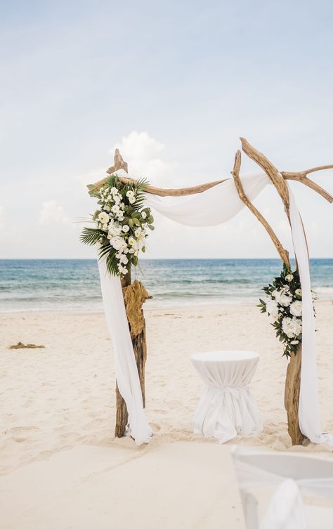 Driftwood Wedding Arches, Beach Wedding Ceremony Arch, Wood Wedding Arches, Driftwood Wedding, Beach Wedding Arch, Wedding Arch Ideas, Rustic Beach Wedding, Wedding Arch Rustic, Beachy Wedding