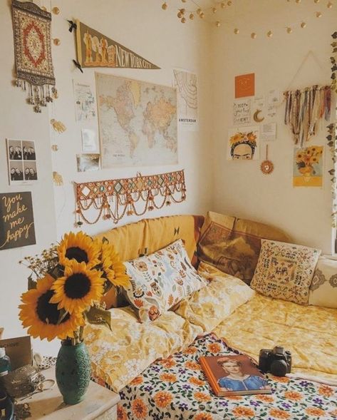 VSCO - goodvibes-vsco Fresh Room, Cute Dorm Rooms, Dorm Room Inspiration, Bohemian Bedroom Decor, Design Room, Aesthetic Rooms, Room Decorations, Bedroom Designs, Decor Minimalist