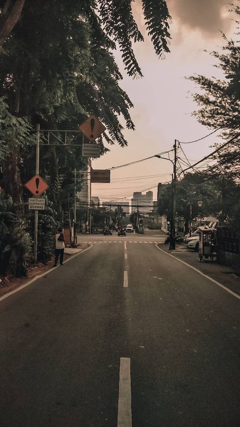 Bagraund Photos Estetik, Jalan Raya Aesthetic, Rivaldo, Anime Photo Profile Dark, Road Photography, Edit My Photo, Perspective Art, Instagram My Story, Cinematic Photography