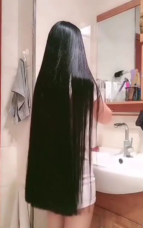 Hair Motivation, Long Shiny Hair, Straight Black Hair, Long Silky Hair, Really Long Hair, Lustrous Hair, Long Dark Hair, Super Long Hair, Long Black Hair