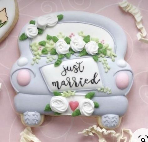 Wedding Car Cookies Decorated, Just Married Cookies Decorated, Just Married Cookies, Wedding Cookie Ideas, Sugar Cookie Recipe For Decorating, Wedding Biscuits, Royal Icing Cookies Recipe, Wedding Shower Cookies, Car Cookies