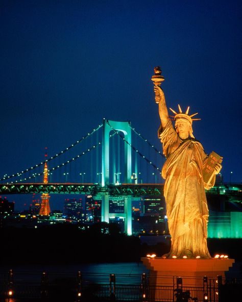 Michael Yamashita on Instagram: “A replica of Lady Liberty provides a bit of NYC in Odaiba, Tokyo. The statue overlooks the Rainbow Bridge and Tokyo Bay. #statueofliberty…” Odaiba Tokyo, Tokyo Japan Travel, Tokyo Bay, Tokyo Tower, Odaiba, Lady Liberty, Gifu, Tower Bridge, Tokyo Japan