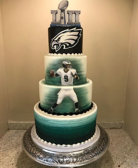 E...A...G...L...E...S!!!! 🦅🦅🦅 Super Bowl LII here we come! #philly #eagles #flyeaglesfly #superbowl #philadelphiaeagles #phillyphilly Eagles Birthday Cake, Philadelphia Eagles Cake, Philly Fanatic, Nfl Cake, Bowl Desserts, Football Party Snacks, Philadelphia Eagles Wallpaper, Eagles Win, Sports Cakes