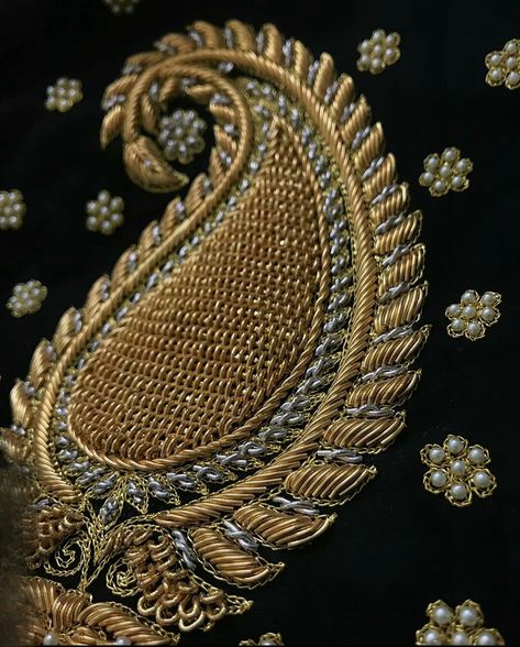 Zardosi Embroidery, Gold Work Embroidery, Embroidery Fashion Detail, Zardozi Embroidery, Hand Beaded Embroidery, Simple Embroidery Designs, Motifs Perler, Hand Embroidery Videos, Handmade Embroidery Designs