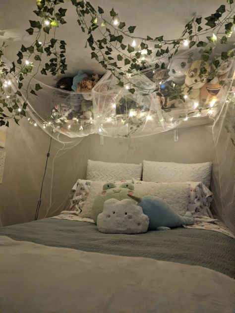 Cottage Core Bedroom Ideas Fairy, Cottage Core Themed Room, Fairy Cottage Core Bedroom, Cottage Core Bed Frame, Clean Cottage Core Room, Fairy Core Bedroom Aesthetic, Dorm Room Asthetics, Cottage Core Bedroom Aesthetic, Cottage Core Bed