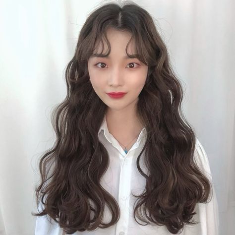 Korean Wavy Perm, Curly Asian Hair, Korean Wavy Hair, Korean Bob, Korean Perm, Korean Long Hair, Wavy Perm, Curled Hairstyles For Medium Hair, Photography 2023