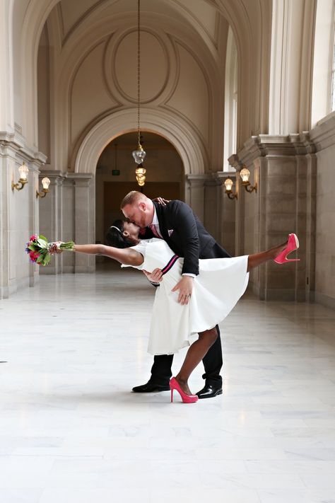 You'll Forget All About Fancy Weddings When You See This Couple's City Hall Nuptials Wedding Ideas Couple, Courthouse Wedding Ideas, Couples City, Courthouse Wedding Photos, Wedding Funny, Free Wedding Planning Checklist, Courthouse Wedding Dress, Wedding Reception Planning, Wedding Court