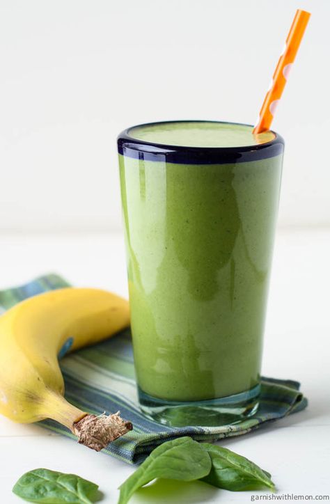 Spinach Banana Protein Smoothie ~ http://www.garnishwithlemon.com Best Spinach Smoothie Recipe, High Protein Smoothie Recipes, Spinach Smoothie Recipes, Banana Protein Smoothie, Protein Rich Breakfast, High Protein Smoothies, Protein Smoothie Recipes, Banana Protein, Fat Burning Smoothies