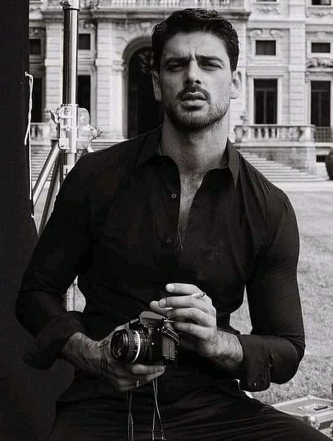 Handsome Italian Men, Michele Morrone, Italian Men, Hottest Guy Ever, Dream Guy, Man Crush, Book Characters, A Man, Love Story