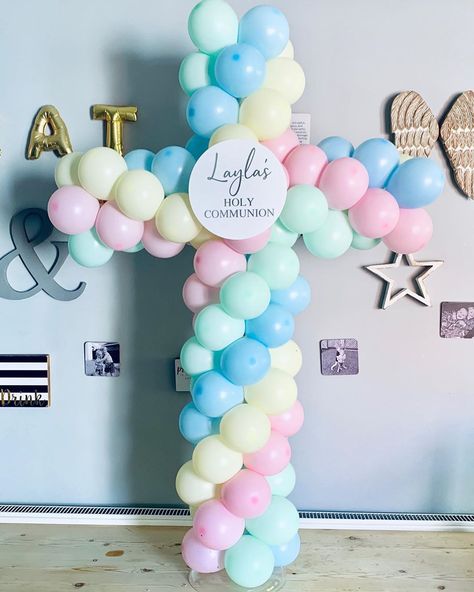 Easter Balloon Arch Church, First Communion Balloons, Cross Balloon Garland, Balloon Cross, Communion Balloons, Cross Balloon Arch, Balloon Cross Decoration, Balloon Rosary Diy, Cross Balloons