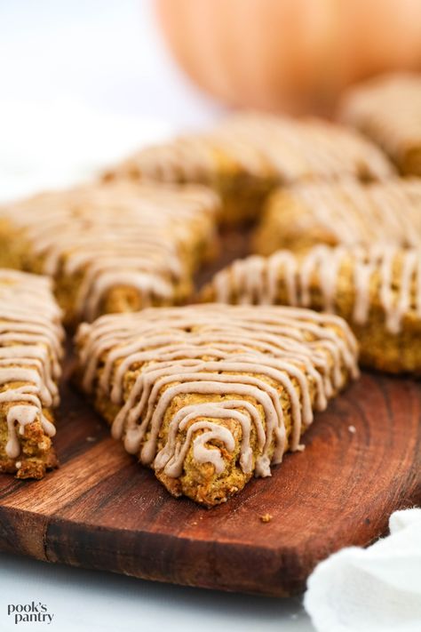 Pumpkin Scones With Maple Glaze, Scones Savory, Pumpkin Scones Recipe, Pantry Recipe, Pumpkin Muffins Easy, Scone Recipes, Cinnamon Scones, Pumpkin Muffin Recipes, Pumpkin Scones