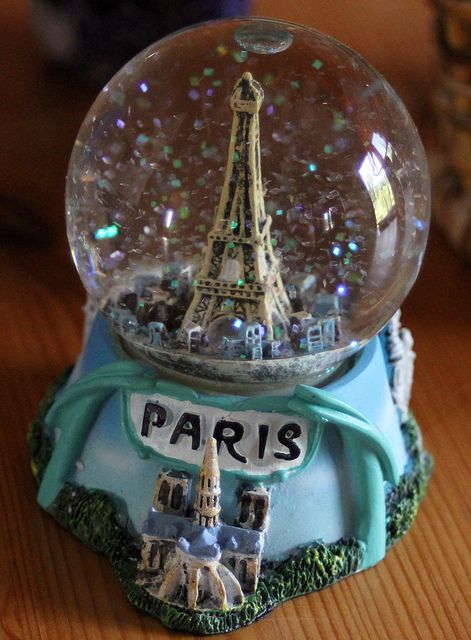 Paris snow globe If you can't get to Paris just look in your Snowglobe.... Paris Snow, Musical Snow Globes, I Love Snow, Water Globes, Christmas Snow Globes, I Love Paris, The Eiffel Tower, Snow Globe, Let It Snow