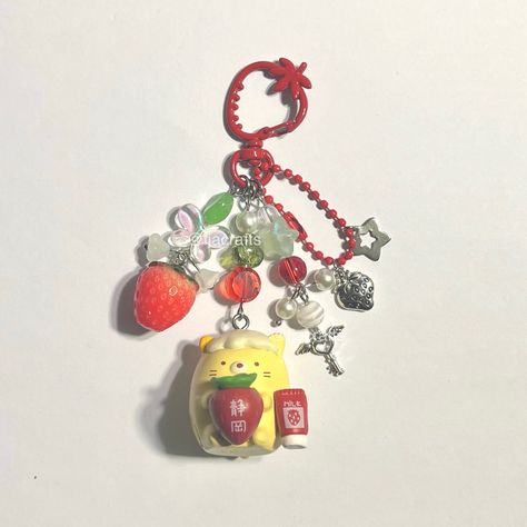 Green Keychain Aesthetic, Cottagecore Keychain, Keychains Cute, Cute Objects, Emo Accessories, Diy Beaded Rings, Art Hobbies, Yellow Cat, Diy For Teens