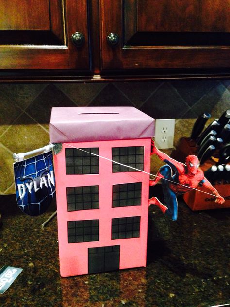 Spider-man Valentines box Valentines Box Boys, Spider Man Valentine Box Ideas, Spiderman Valentine Box Ideas, Spiderman Valentines, Valentines Preschool, Avenger Party, Superhero Valentines, Valentine's Boxes, Valentine Box Ideas