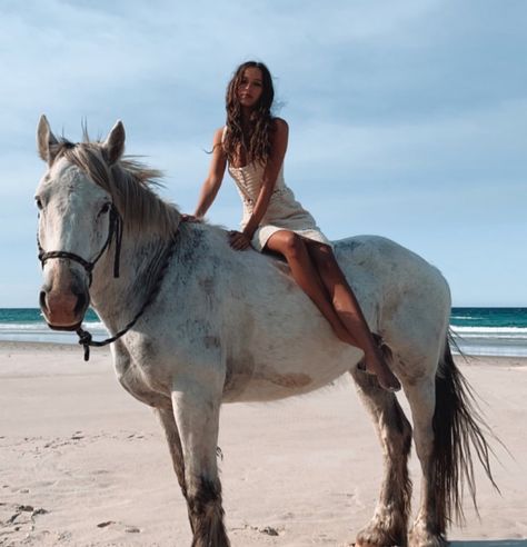 Dark Fairytale Aesthetic, Equestrian Photoshoot, Horse Photography Poses, Isabelle Mathers, Horse Riding Aesthetic, Bareback Riding, High By The Beach, Fairytale Aesthetic, Majestic Animals