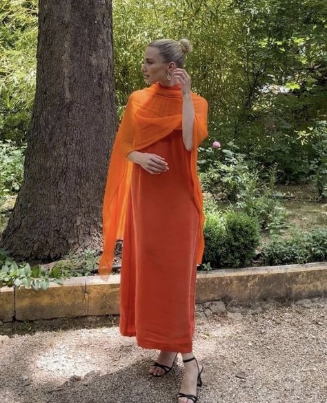 Italian Wedding Outfit, Orange Formal Dresses, Wedding Orange, Guest Attire, Girly Dresses, Evening Outfits, Italian Wedding, Draped Dress, Orange Dress