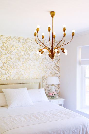 The Accent Wall. See more beautiful bedrooms in Vermont http://www.hickokandboardman.com/vermont-property-search-results.html?&sf_typeRes=Residential&sf_typeCondo=Condo&searchType=advanced&sf_keyword=bedrooms&sortBy=cbhb_down White Gold Bedroom, Gold Bedroom, Bedroom Accent, Wall Bedroom, Wallpaper Accent Wall, Metallic Wallpaper, Wallpaper Bedroom, White Bedroom, Contemporary Bedroom