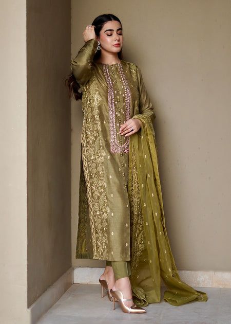 Dry Olive - Laam Olive Green Traditional Outfit, Silk Kurti Embroidery Designs, Silk Pakistani Dress, Dupatta Dress, Elegant Fashion Outfits, Pakistani Bridal Dress, Eastern Dresses, Shirt Korean, Lawn Suit