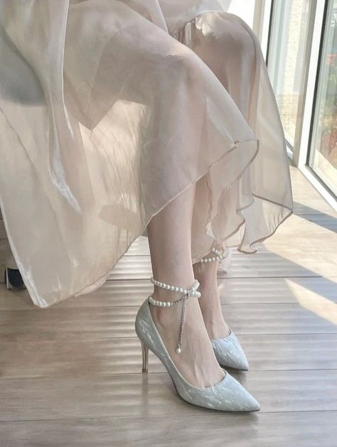 Korean Heels, Elegant Shoes Heels, Pointed High Heels, Hak Tinggi, Silver Wedding Shoes, Pretty Heels, Fairy Shoes, Fashion Shoes Heels, Cute Shoes Heels