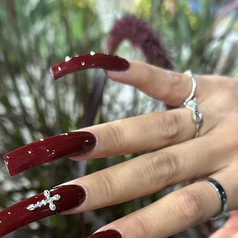 OC NAIL ARTIST | INSTRUCTOR on Instagram: "Curved Nails 🔥" 90s Nails, Long Red Nails, Curved Nails, Grunge Nails, Long Acrylic Nails Coffin, Nails Only, Unique Acrylic Nails, Long Square Acrylic Nails, Square Acrylic Nails