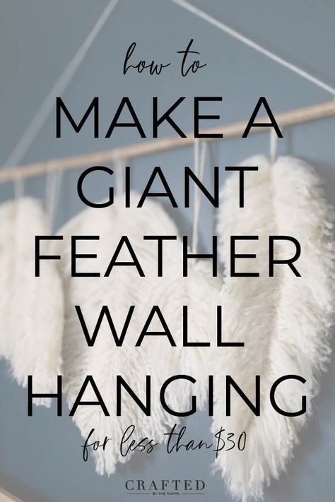 Looking for some large DIY wall art to make a big impact in your bedroom? This DIY feather wall hanging is easy and inexpensive to make. Knock it out in a weekend and enjoy the beautiful decor for years to come! Diy Boho Feather Decor, Boho Feather Decor, Feather Art Projects, Diy Large Wall Art, Feather Wall Decor, Feather Wall Hanging, Feather Wall Art, Large Feathers, Feather Wall