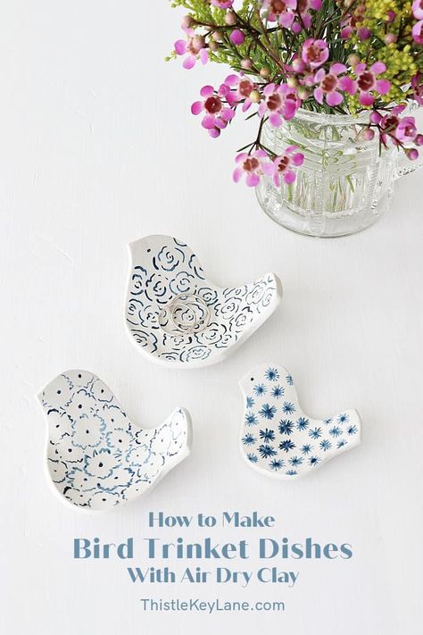 Beginner Clay Projects, Air Dry Clay Trinket Dishes, Air Dry Clay Trinket, Easy Clay Ideas, Air Dried Clay, Clay Project Ideas, Clay Bird, Clay Birds, Air Dry Clay Projects