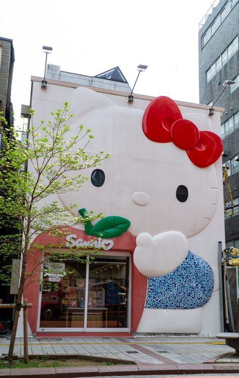 Five Fun Sanrio Spots to Check Out While in Tokyo Sponsored Hello Kitty Gudetama, Sanrio Cafe, Photo Japon, Medieval Japanese, Sanrio Shop, Tokyo Trip, Hello Kitty Shop, Ueno Park, Sanrio Store