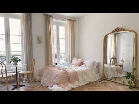 (1) Parisian Studio Apartment Tour 25m² - YouTube Parisian Studio Apartment, Studio Apartment Tour, Parisian Studio, Apartment Tour, Every Single Day, Studio Apartment, Free Trial, Small House, Aura