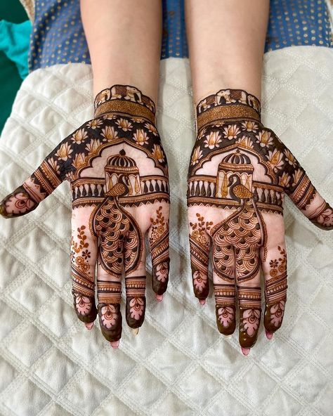 100+ Latest Bridal Mehndi Designs 2024 Images & Inspirations Mehdi Degine, Rajasthani Mehndi, 2024 Images, Mehndi Ceremony, Chibi Wallpaper, Back Of Hand, Latest Bridal Mehndi Designs, Wedding Mehndi Designs, Bridal Mehendi Designs