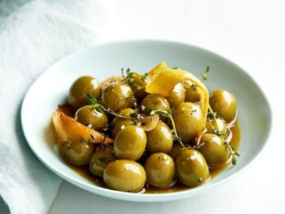 Get Citrus Marinated Olives Recipe from Food Network High Fat Snacks, Orange Recipe, Marinated Olives, Olive Recipes, Mediterranean Diet Recipes, Appetizer Dips, Keto Snacks, Mediterranean Recipes, Food Network