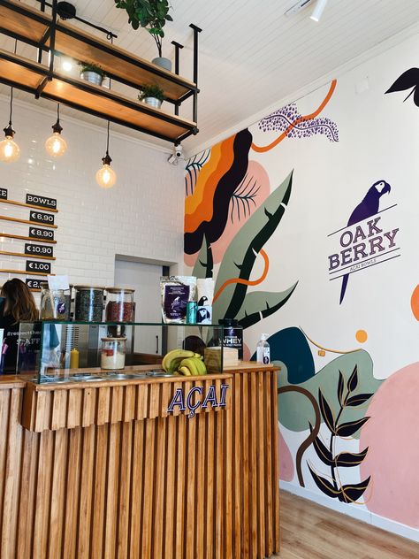 Acai Shop Interior, Coffee Shop Mural Wall, Acai Restaurant, Cafe Mural Ideas Coffee Shop, Instagramable Walls Cafe, Heladerias Ideas Decoracion, Canteen Design, Coffee House Design, Wall Painting Decor