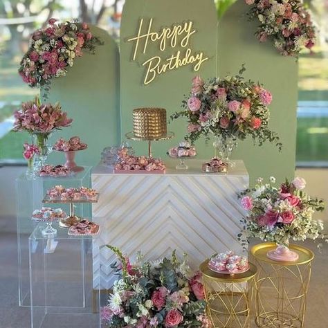 MY THEME PARTY (@mythemeparty.24) • Instagram photos and videos Flower Birthday Party, Simple Birthday Decorations, 21st Birthday Decorations, 26th Birthday, Birthday Party Theme Decorations, 70th Birthday Parties, Birthday Balloon Decorations, Theme Parties, 25th Birthday