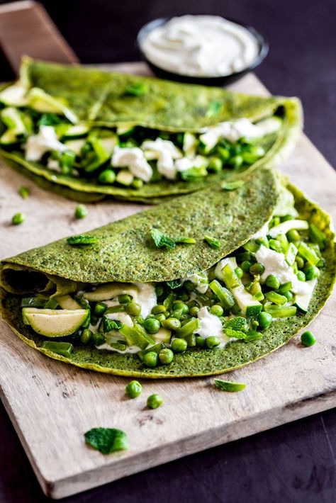 Spinach Crepes, Pistachio Salad, Spring Meals, Whipped Goat Cheese, Bizarre Foods, Savory Crepes, Healthy Quotes, Snow Peas, Crepe Recipes