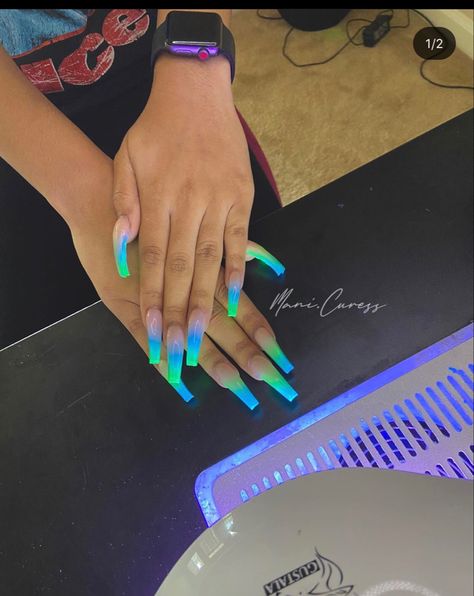 Fluorescent Nails, Coffin Acrylic Nails, Neon Green Nails, Nails Autumn, Claw Nails, Colored Acrylic Nails, Glow Nails, Dope Nail Designs, Exotic Nails