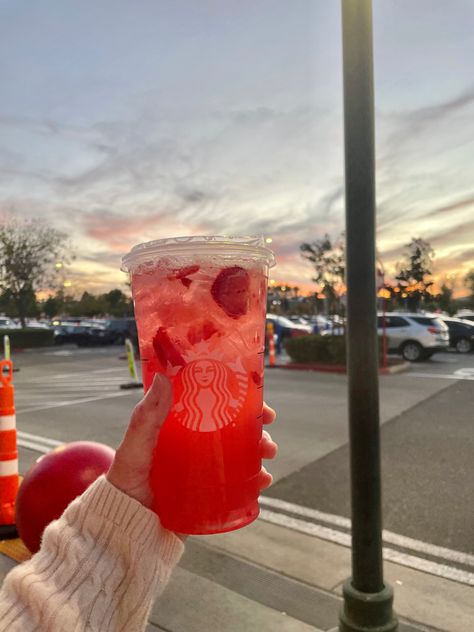 Strawberry Açai Refresher, Starbucks Strawberry Acai Refresher, Strawberry Acai Refresher, Starbucks Strawberry, Strawberry Acai, How To Order Starbucks, Starbucks Refreshers, Starbucks Drink, Starbucks Drinks Recipes