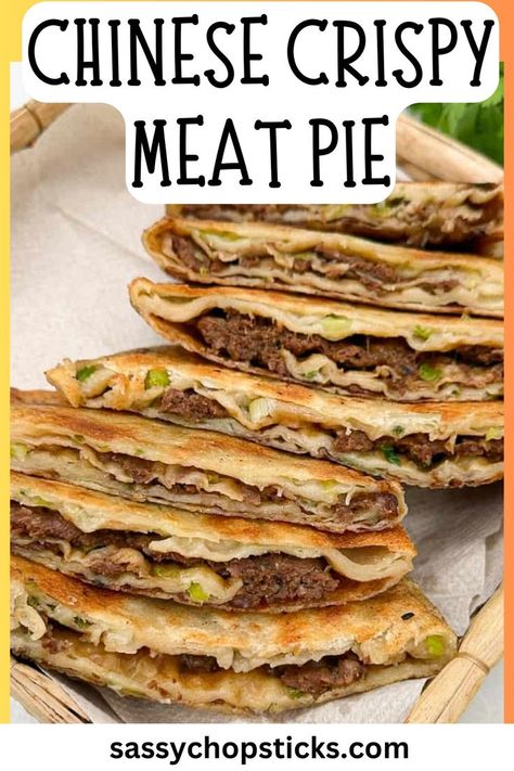 This savory Chinese meat pie features a golden, crispy crust filled with a flavorful mixture of tender meat and aromatic spices. Traditional Asian Dish, Chinese Appetizers, Hand Pies Savory, Chinese Dinner, Meat Pie Recipe, Sweet Roll Recipe, Beef Pies, Authentic Chinese Recipes, Savory Pastry