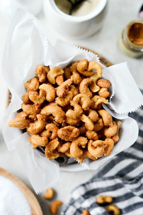 Honey Roasted Cashews - Simply Scratch Honey Roasted Cashews Recipe, Honey Roasted Cashews, Nuts Recipes, Cashew Recipes, Nut Crackers, Roasted Cashews, Nut Recipes, Roasted Nuts, Candied Nuts