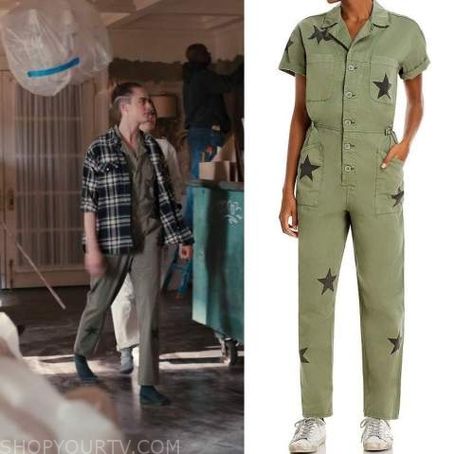 Only Murders in the Building: Season 2 Episode 10 Alice's Star Boilersuit Boilersuit Outfit, Only Murders In The Building, Where To Buy Clothes, Black Leather Coat, Boiler Suit, Print Jumpsuit, Fashion Tv, Printed Jumpsuit, Cara Delevingne