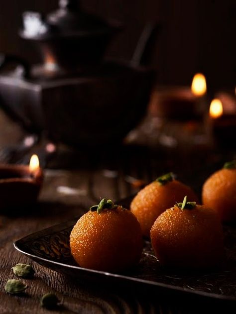 Moti choor laddoo Sweets Photography, Easy Indian Dessert Recipes, Easy Indian Dessert, Diwali Snacks, Photography Food Styling, Food Photography Tutorial, Dark Food Photography, Bengali Food, Food Photoshoot